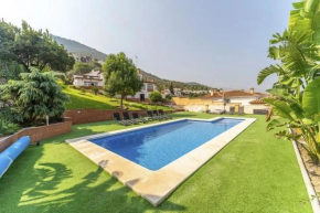 Villa Peralta, heated and private pool ,near beach and golf courses